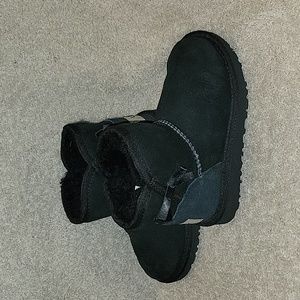 Sz 10 Toddler like new Blk Uggs